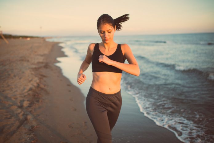 Correr por la Playa: Pros, Contras y Consejos Útiles